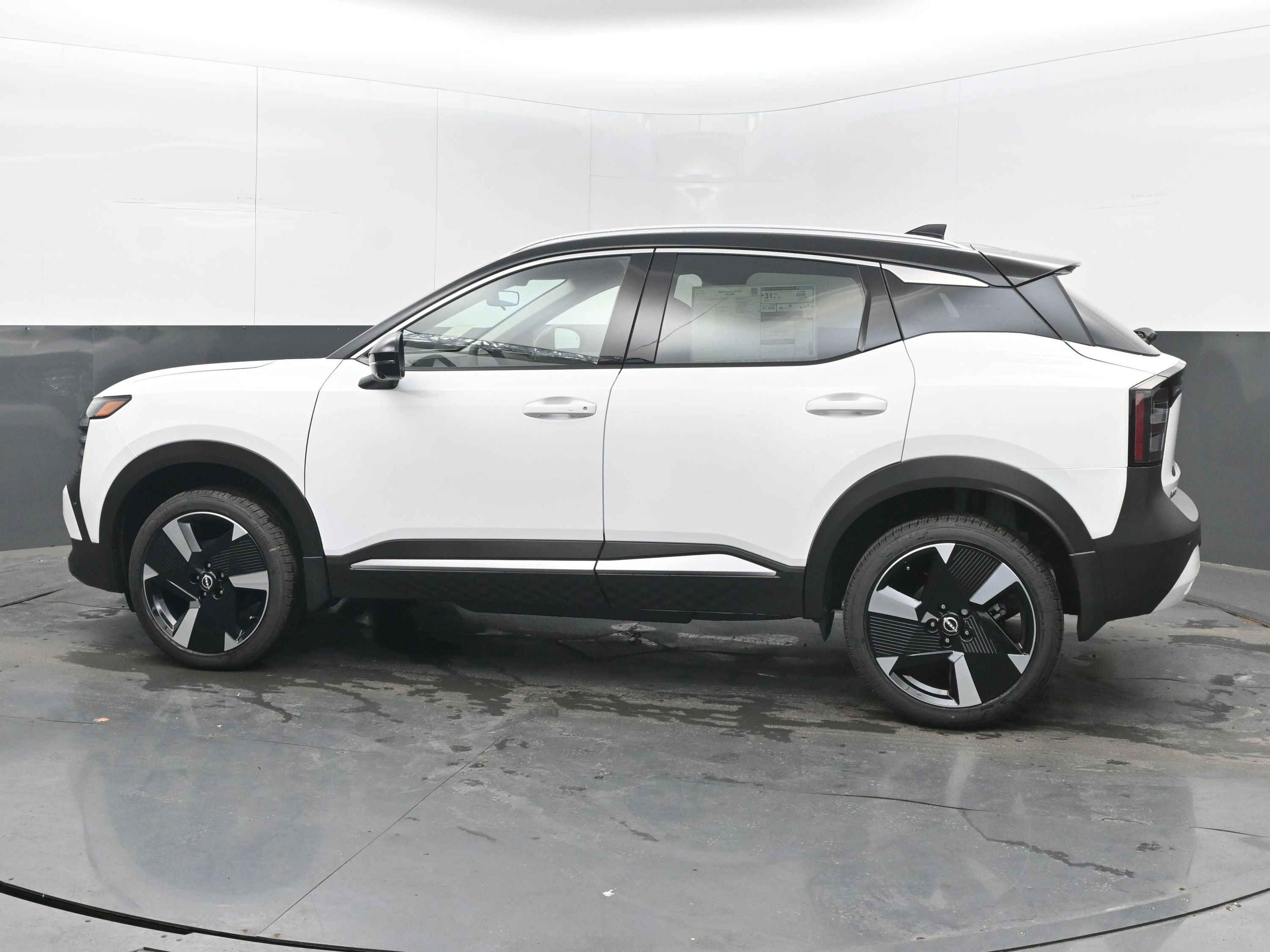 New 2026 Nissan Kicks SR w/ SR Premium Package image 5