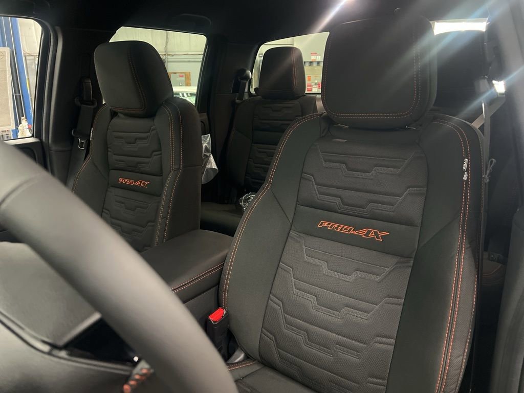 New 2026 Nissan Frontier PRO-4X w/ Pro-4x Convenience Package image 33