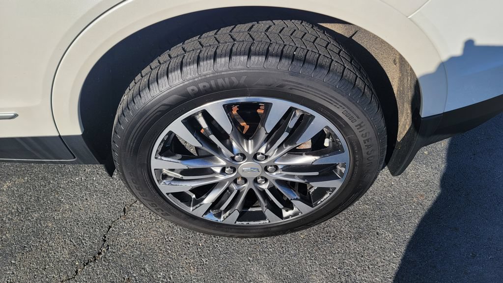 Used 2017 Cadillac XT5 Premium Luxury w/ LPO, Wheel Lock Package FWD image 8