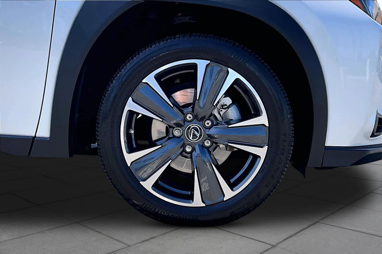 Certified 2024 Lexus UX 250h FWD image 10