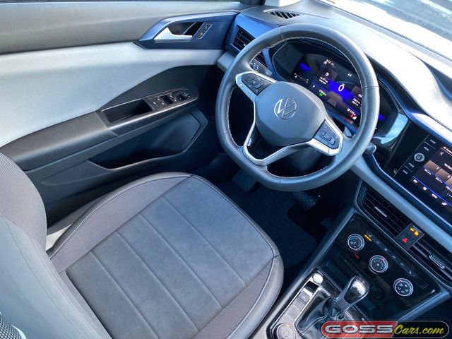 Used 2023 Volkswagen Taos SE w/ Panoramic Sunroof Package image 21