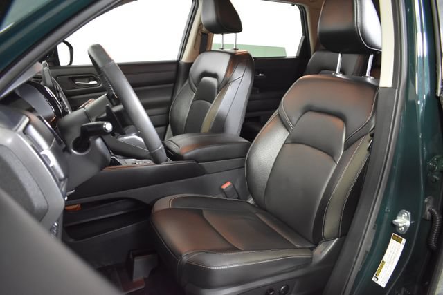 Used 2024 Nissan Pathfinder SL w/ Cargo Package AWD/4WD image 9