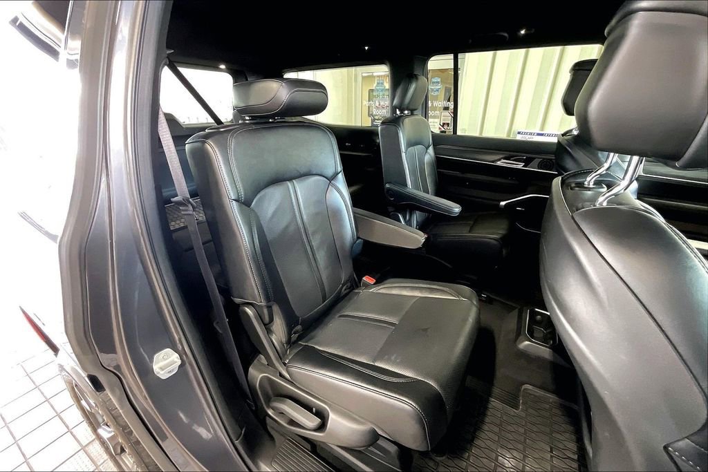 Used 2024 Jeep Wagoneer Series III image 18