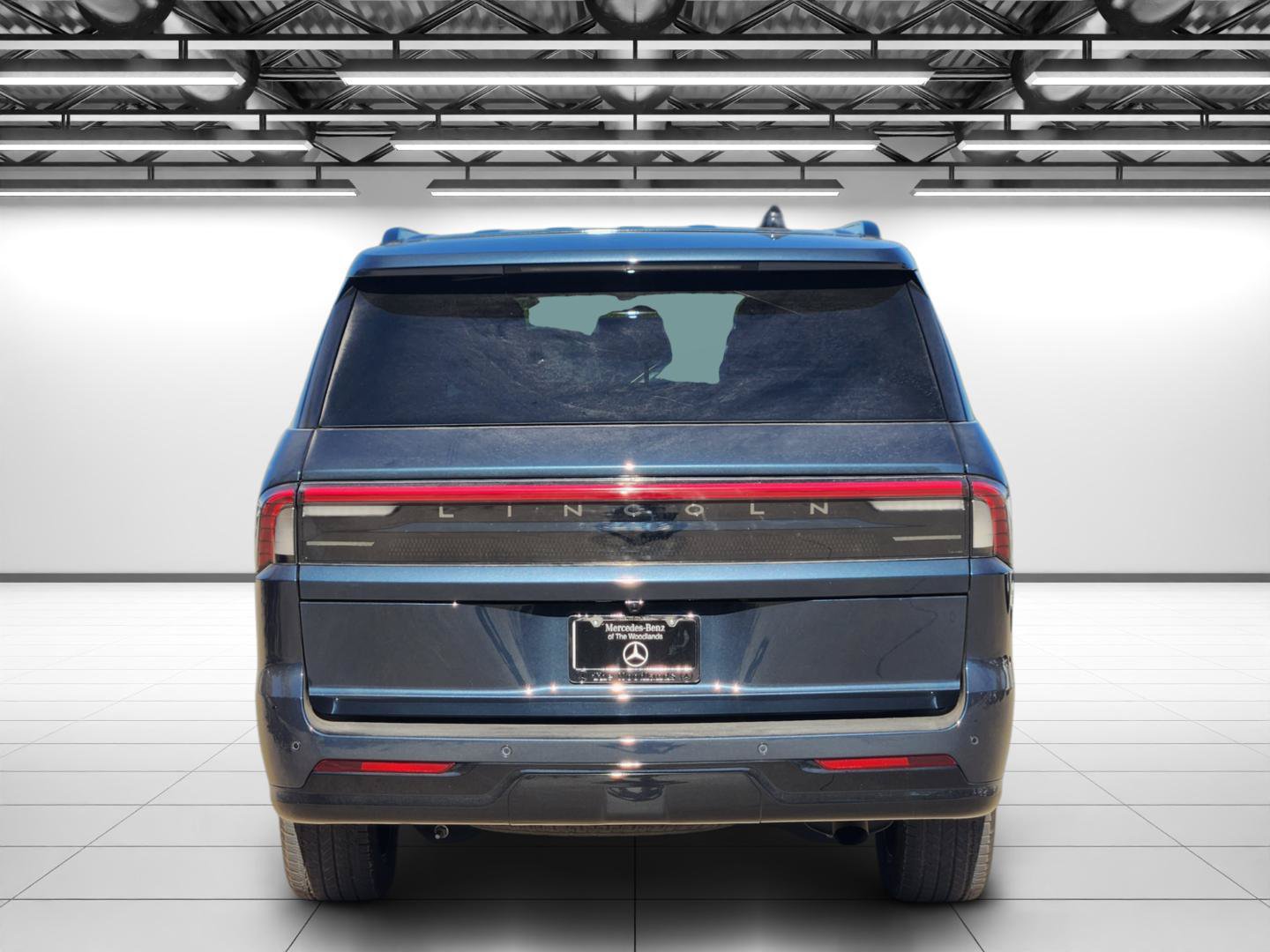 Used 2025 Lincoln Navigator L Reserve w/ Jet Appearance Package AWD/4WD image 8