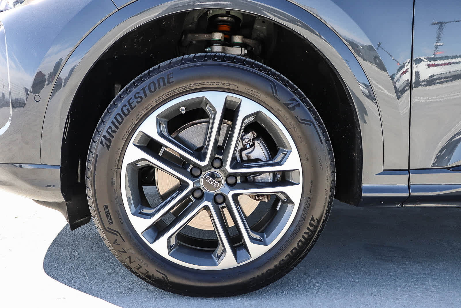 Used 2025 Audi Q5 Premium w/ Convenience Package image 14