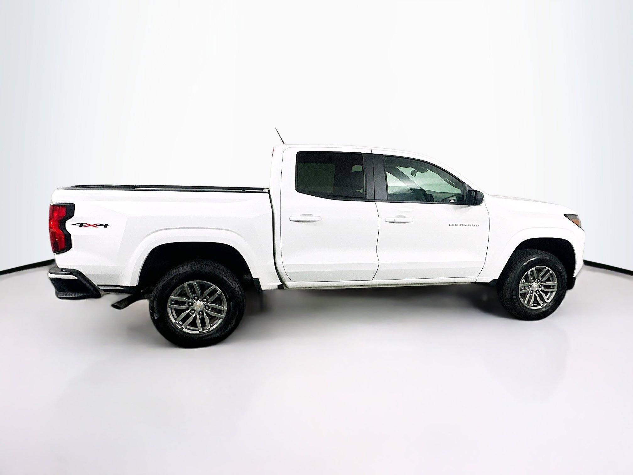 Used 2024 Chevrolet Colorado LT image 10