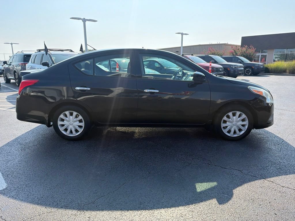 Used 2015 Nissan Versa SV FWD image 6