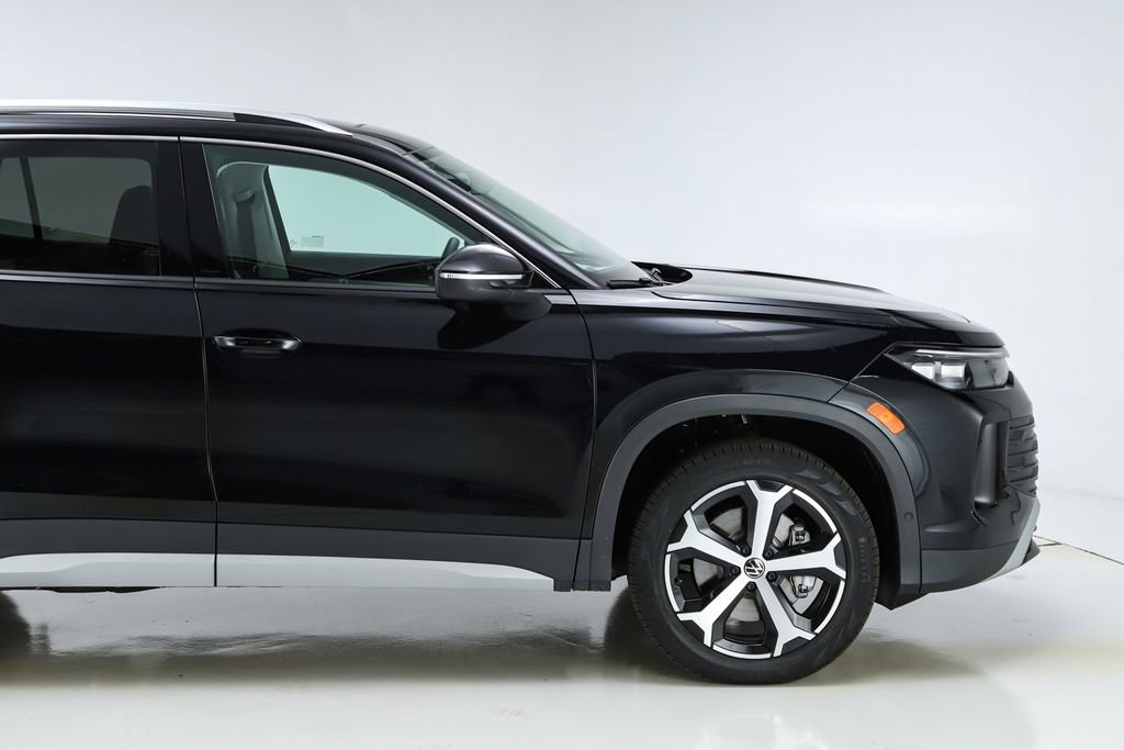 New 2026 Volkswagen Tiguan SE image 12