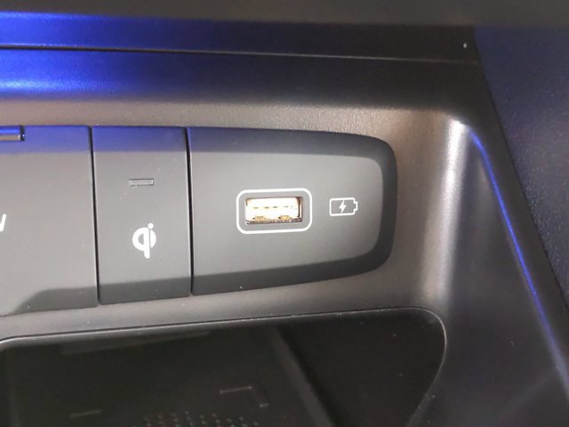 Certified 2023 Hyundai Santa Cruz Limited AWD/4WD image 18