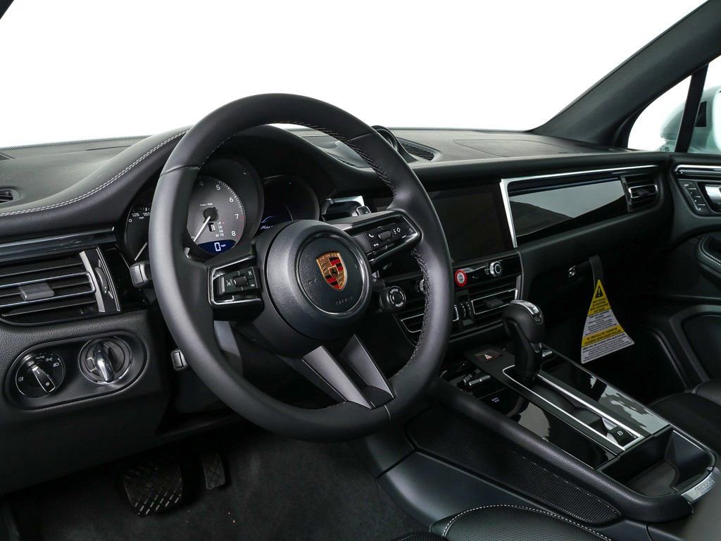 New 2026 Porsche Macan S image 4