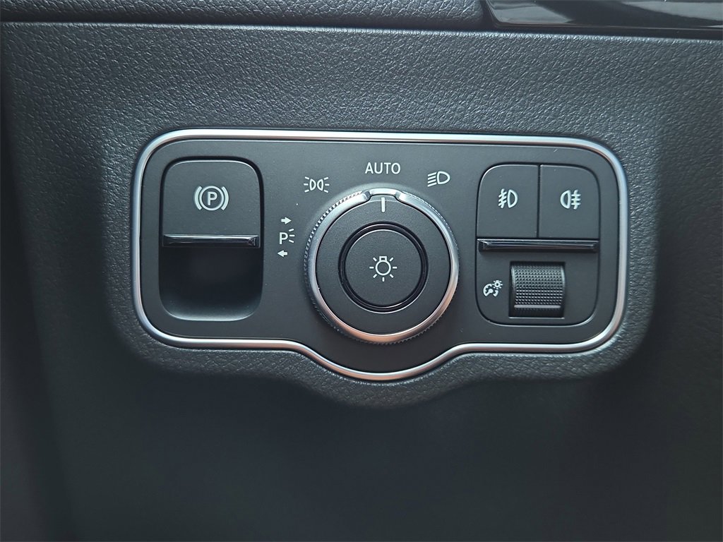 Certified 2023 Mercedes-Benz GLA 250 4MATIC w/ Premium Package image 28