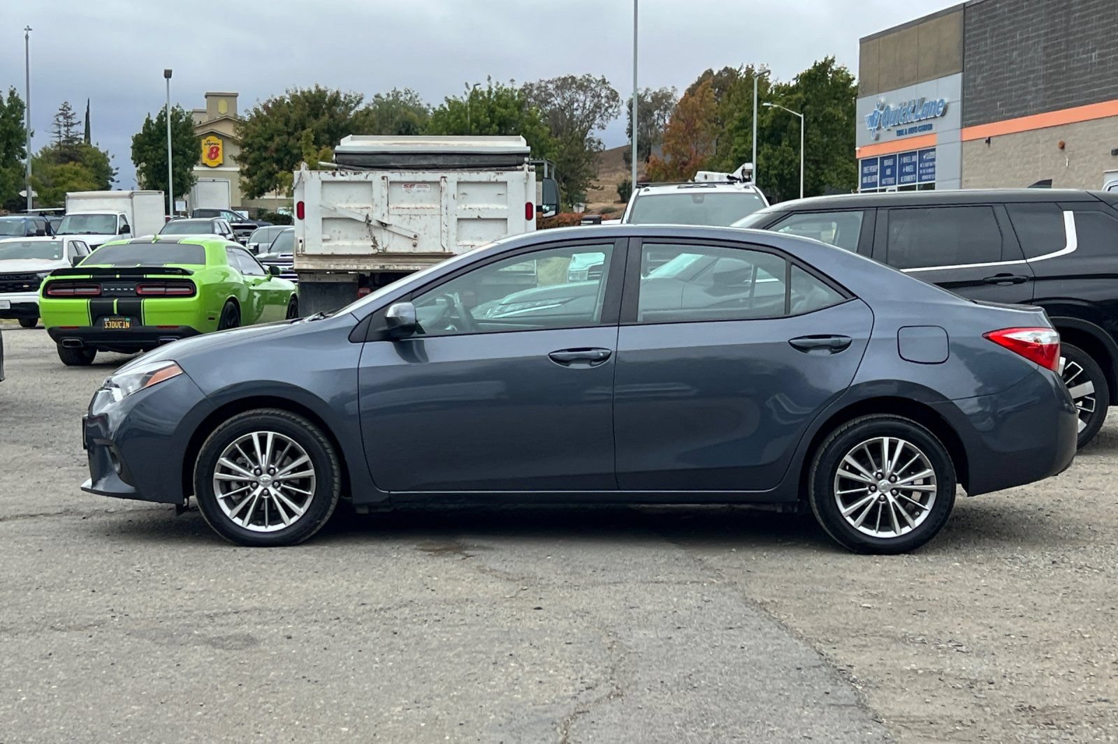 Used 2015 Toyota Corolla LE FWD image 7