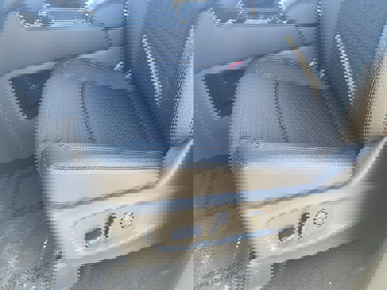 New 2025 Nissan Pathfinder Rock Creek image 22