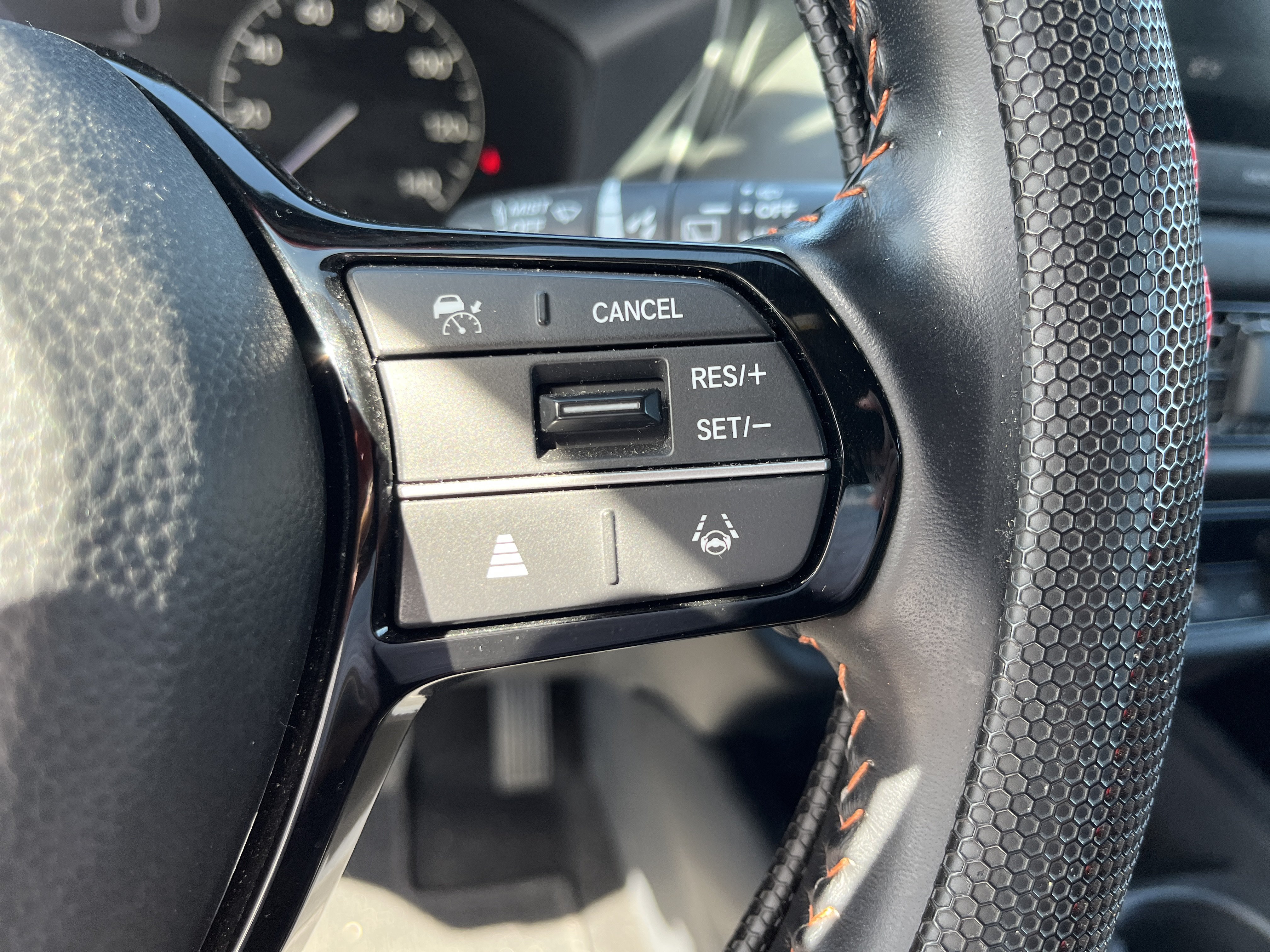 Certified 2025 Honda HR-V Sport image 23