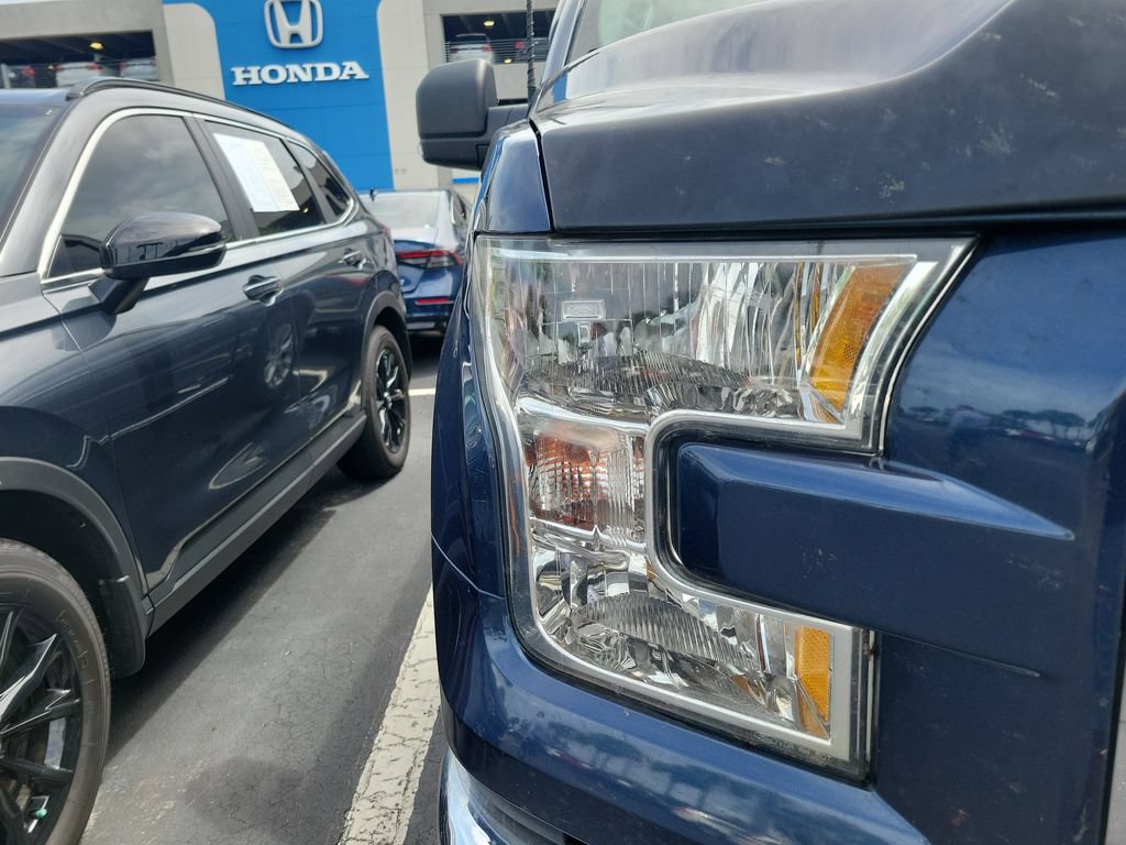 Used 2017 Ford F150 XLT w/ Equipment Group 302A Luxury AWD/4WD image 5