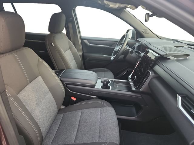 Used 2025 GMC Acadia Elevation image 15