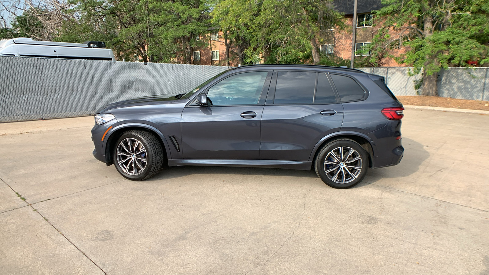Used 2020 BMW X5 M50i w/ Executive Package AWD/4WD image 2
