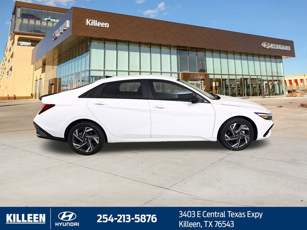 Used 2025 Hyundai Elantra Sport FWD image 10