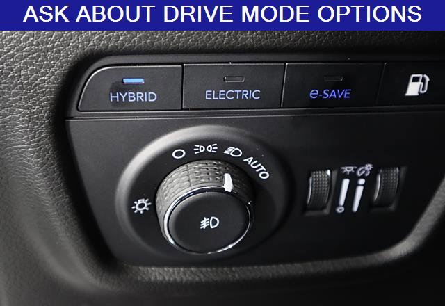 Used 2024 Jeep Grand Cherokee Trailhawk w/ Luxury Tech Group III image 32