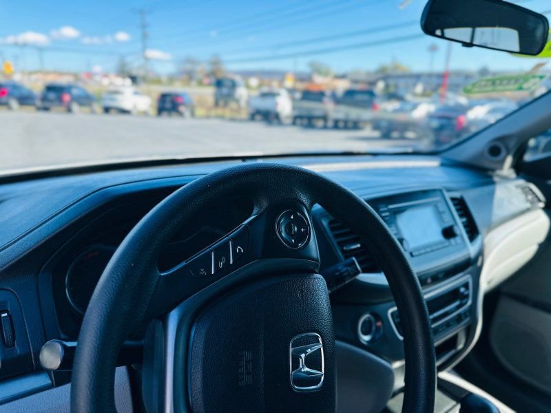 Used 2016 Honda Pilot LX image 14