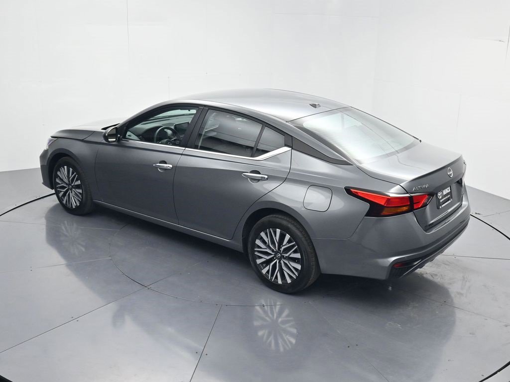 Used 2024 Nissan Altima 2.5 SV image 59