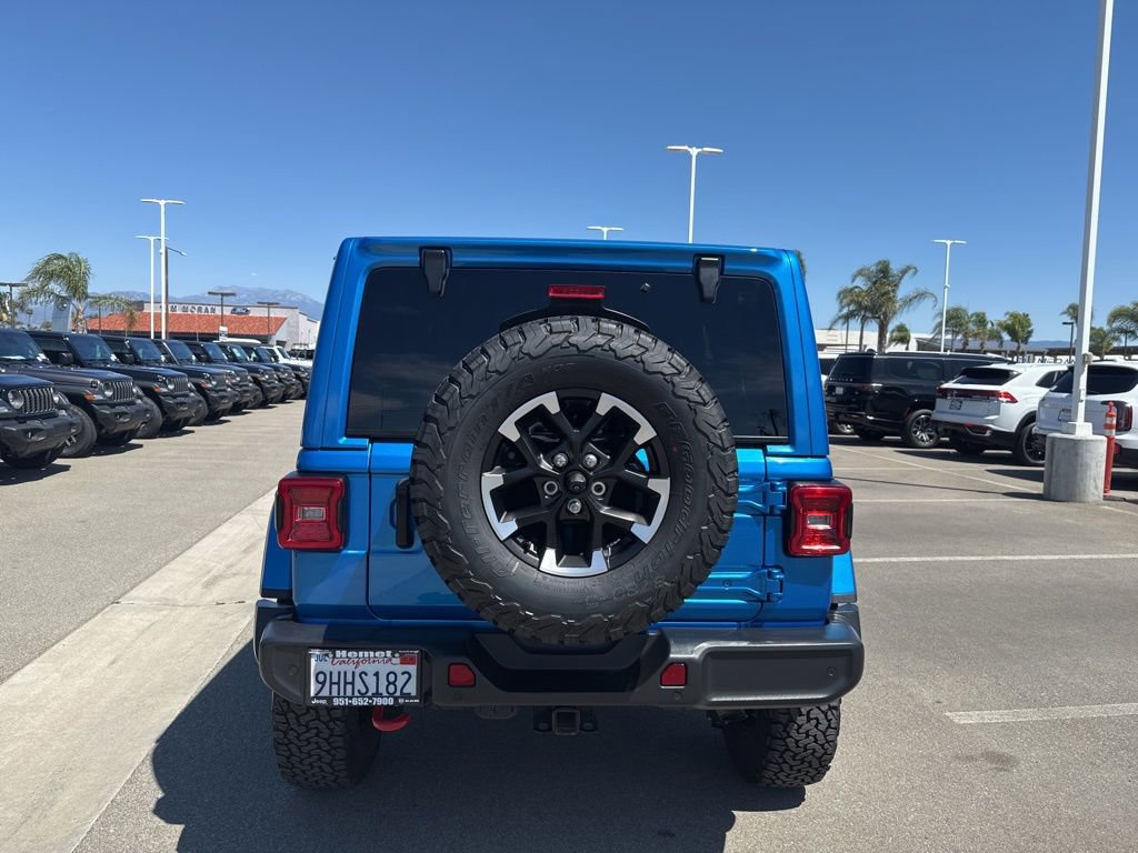 Used 2022 Jeep Wrangler Unlimited Rubicon w/ LED Lighting Group AWD/4WD image 7