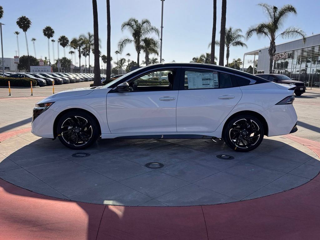 New 2026 Nissan Sentra SR w/ Floor Mat Package FWD image 5