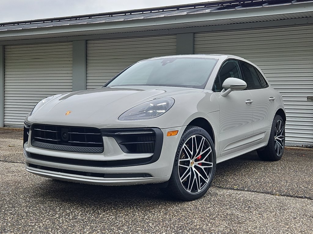 Used 2023 Porsche Macan S AWD/4WD image 1