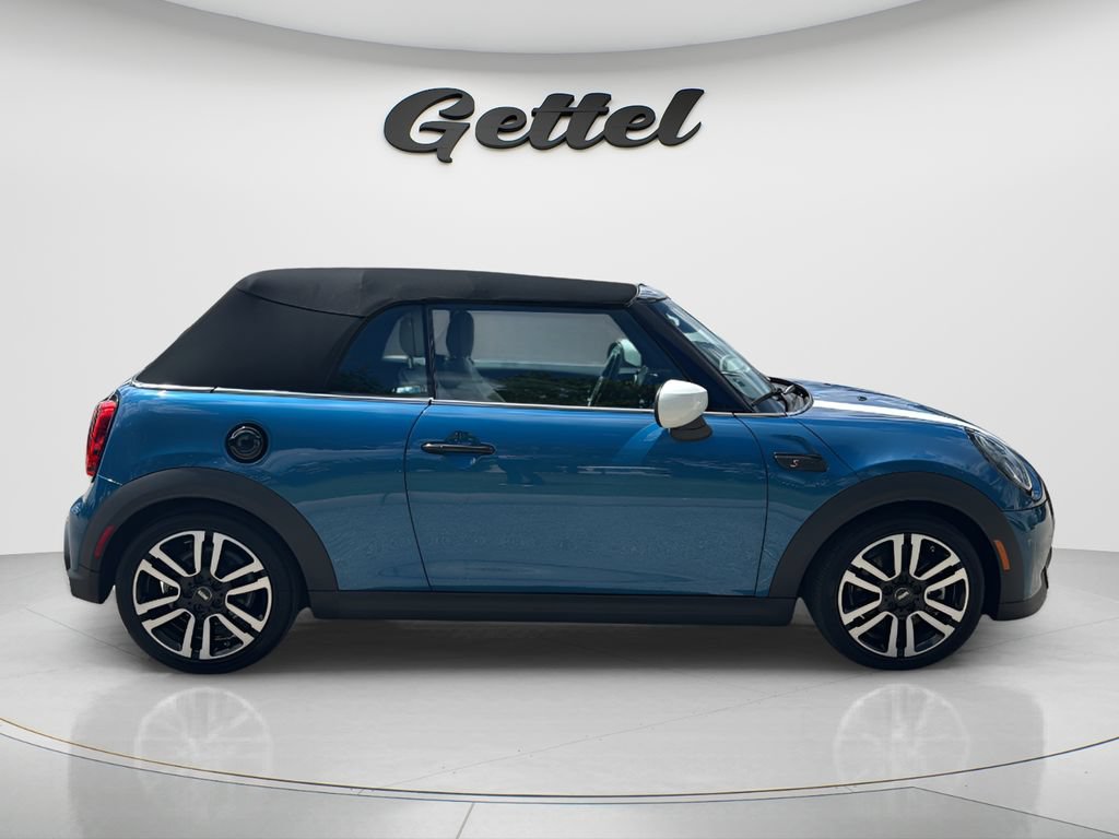 Used 2024 MINI Cooper S w/ Signature Upholstery Package FWD image 4