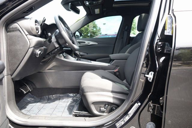 New 2025 Alfa Romeo Tonale image 10