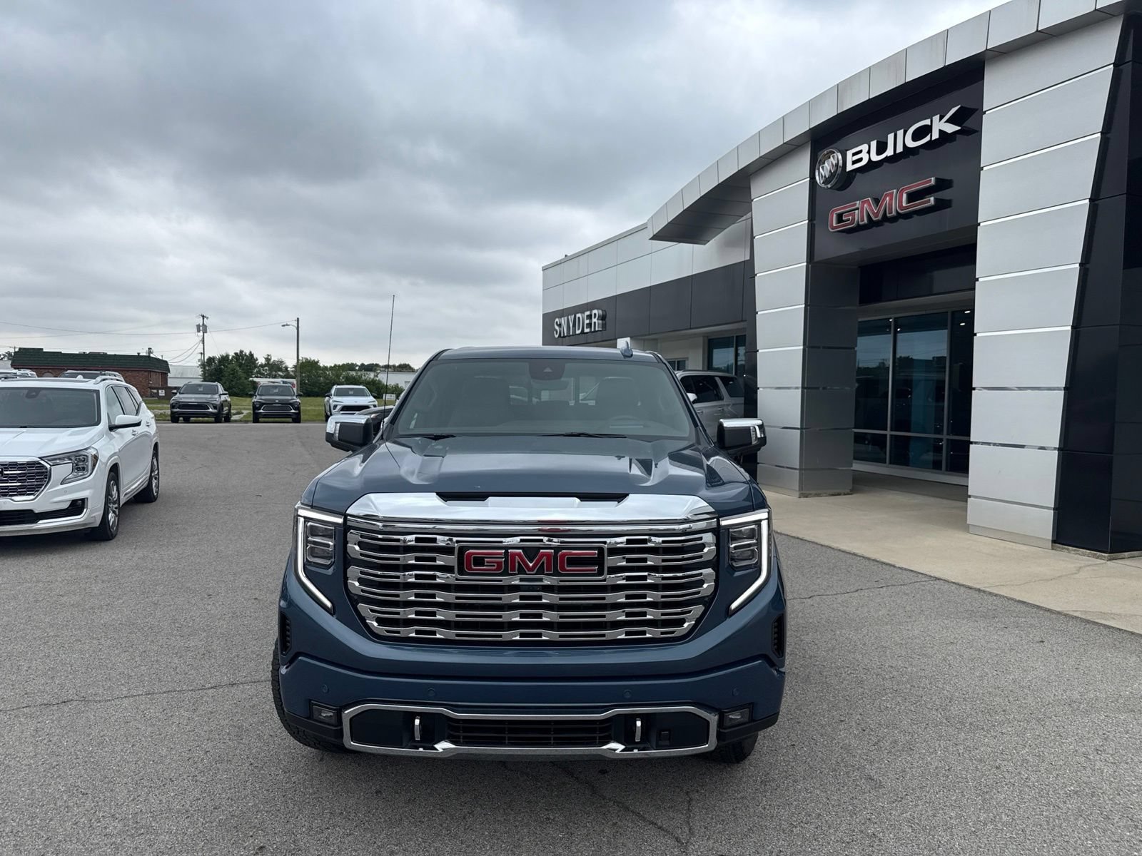 New 2026 GMC Sierra 1500 Denali w/ Technology Package AWD/4WD image 3