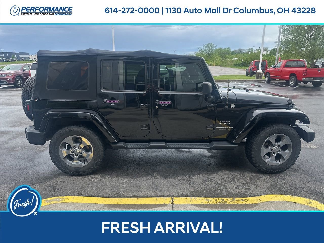 Used 2017 Jeep Wrangler Unlimited Sahara w/ Connectivity Group AWD/4WD image 3