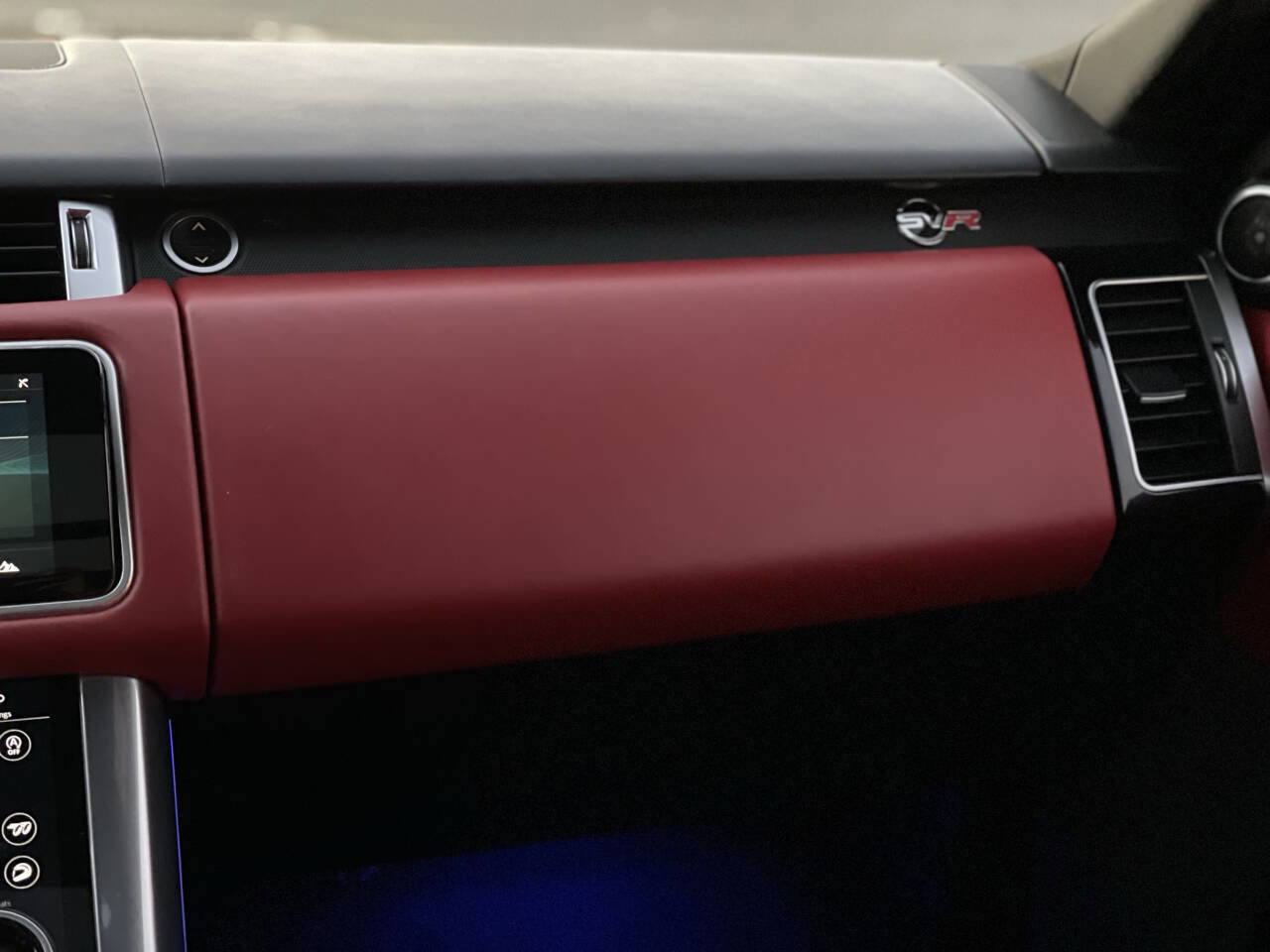 Used 2020 Land Rover Range Rover Sport SVR image 37