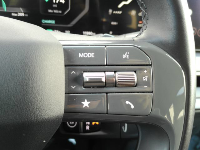 Used 2024 Kia EV9 Light RWD image 41