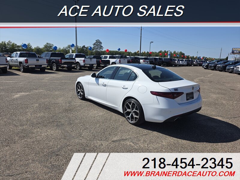 Used 2019 Alfa Romeo Giulia Ti image 4