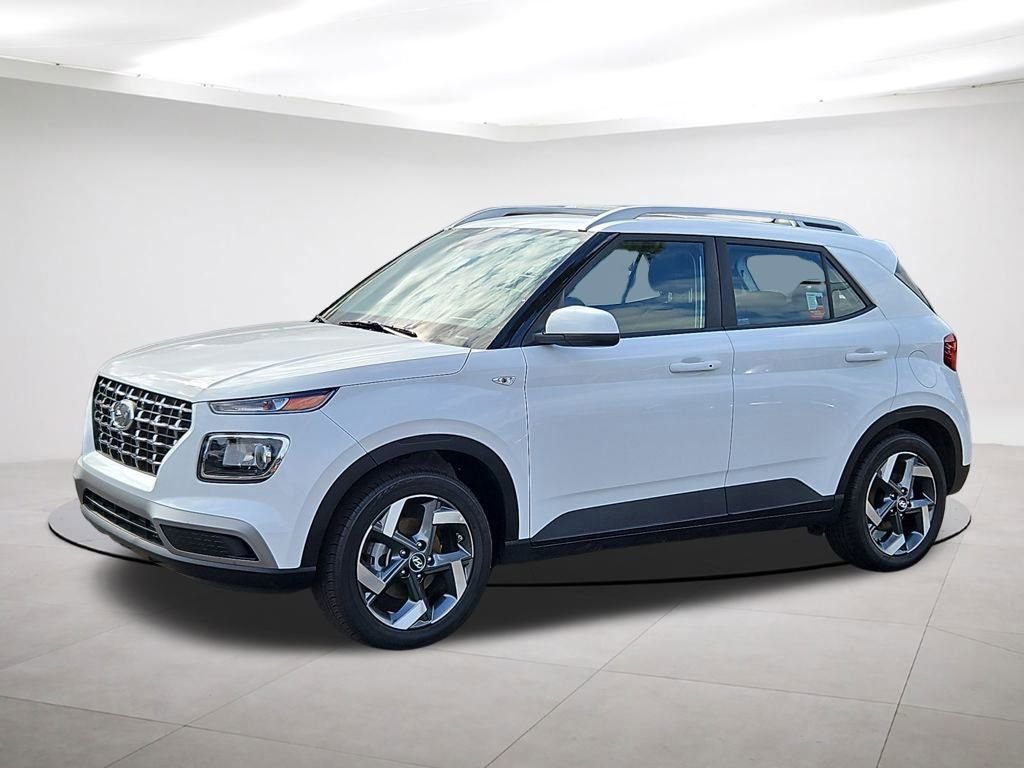 Used 2025 Hyundai Venue SEL image 3