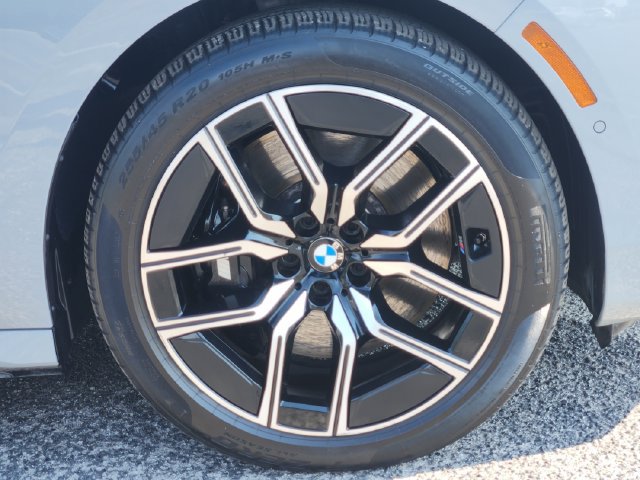 Used 2026 BMW 740i xDrive AWD/4WD image 8