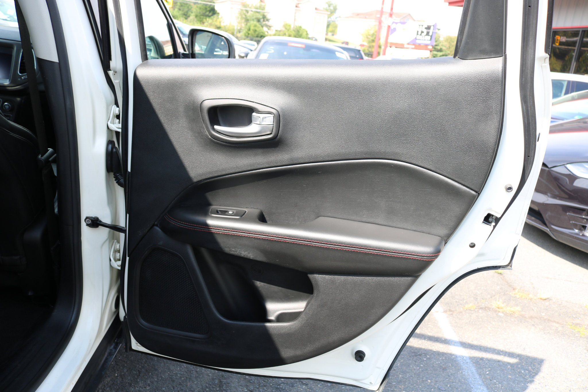 Used 2017 Jeep Compass Trailhawk w/ Leather Interior Group image 37