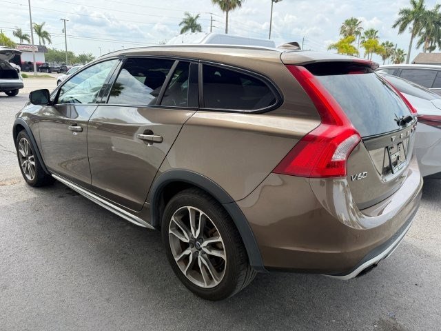 Used 2018 Volvo V60 T5 Cross Country AWD/4WD image 6