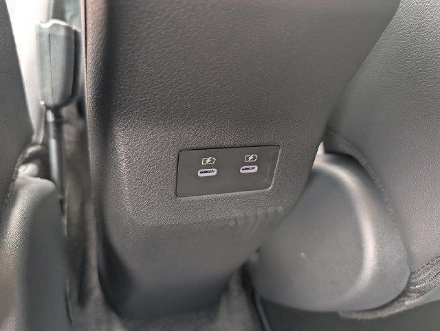 Used 2025 Nissan Kicks SR w/ Illumination Package FWD image 15