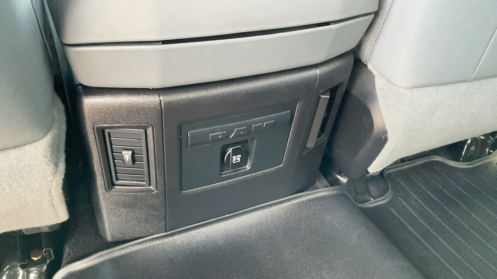 Used 2017 RAM 1500 Lone Star RWD image 10