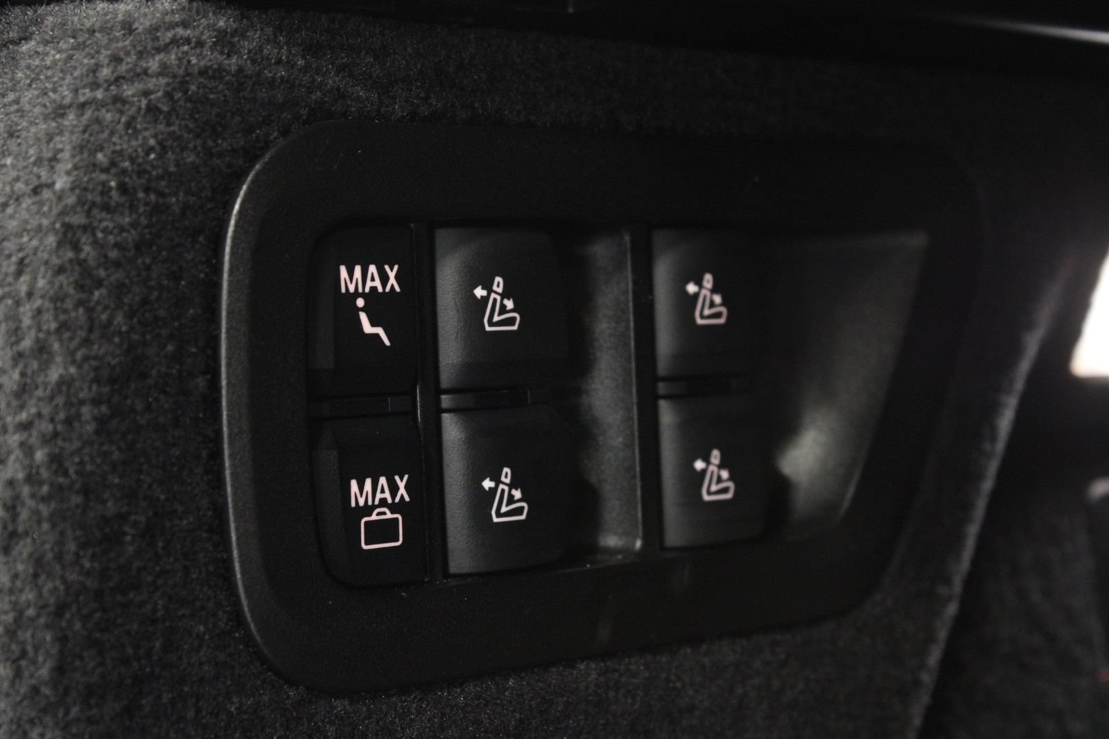 Used 2024 BMW ALPINA XB7 AWD/4WD image 35