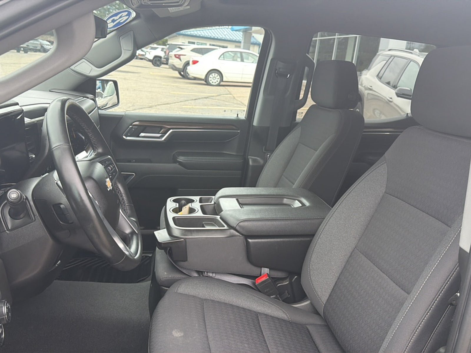 Used 2023 Chevrolet Silverado 1500 LT AWD/4WD image 16