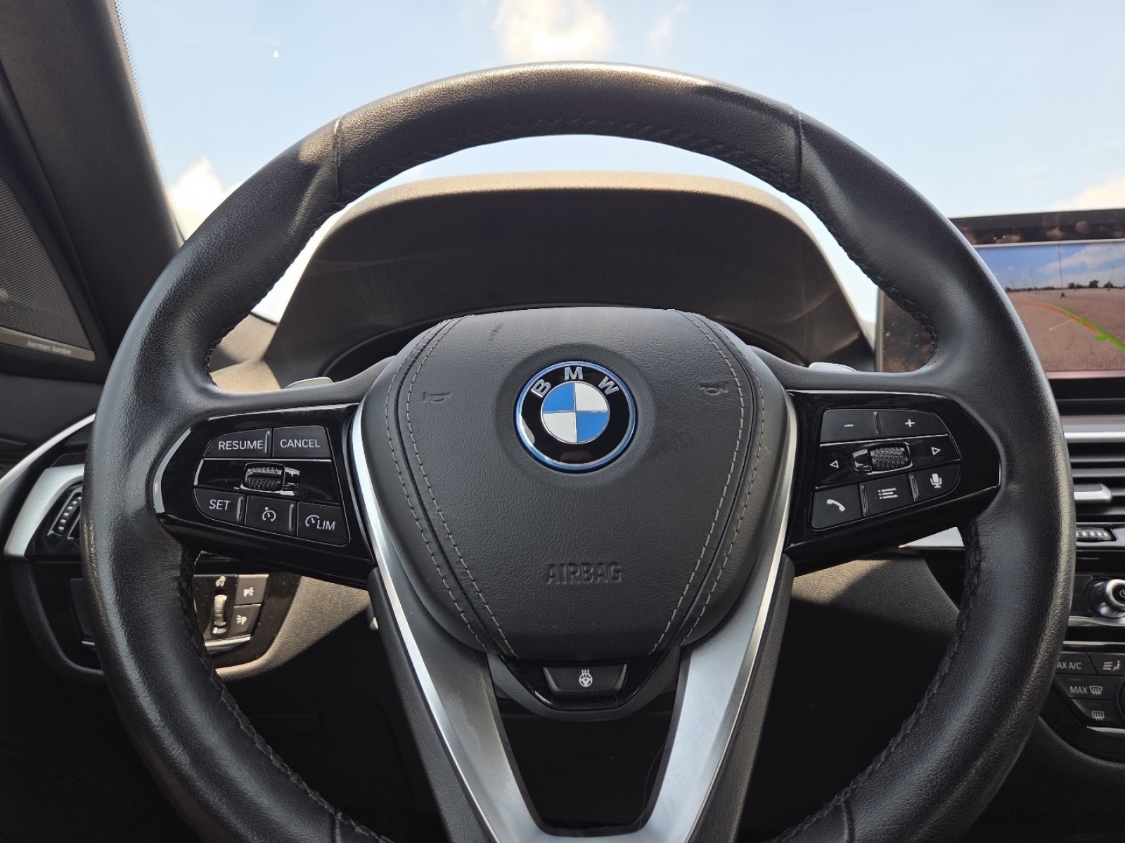 Used 2023 BMW 530e xDrive AWD/4WD image 26