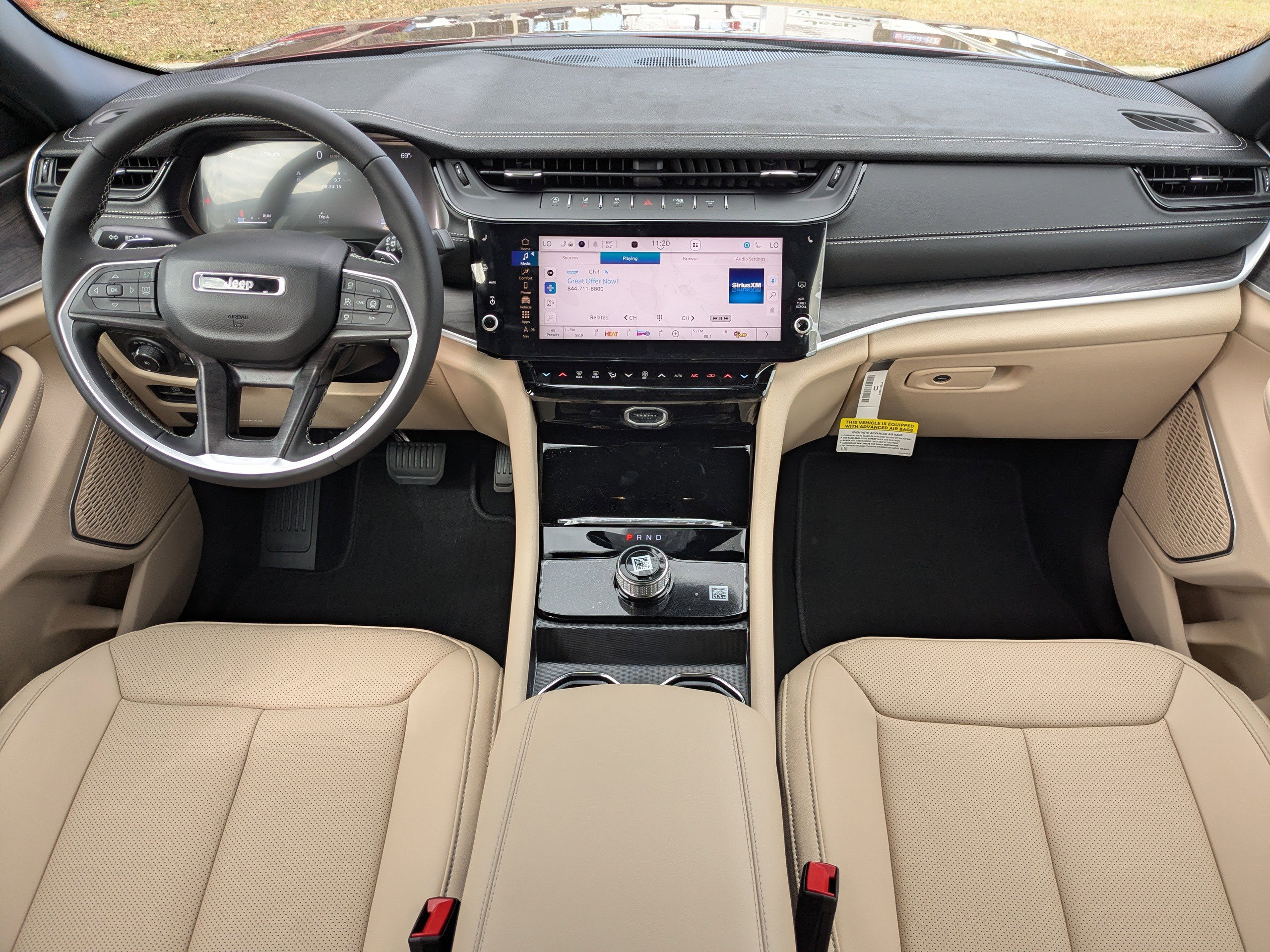 New 2026 Jeep Grand Cherokee Limited w/ Luxury Tech Group II image 14