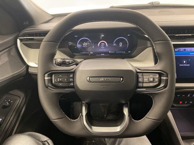 Used 2026 Jeep Cherokee Laredo AWD/4WD image 15
