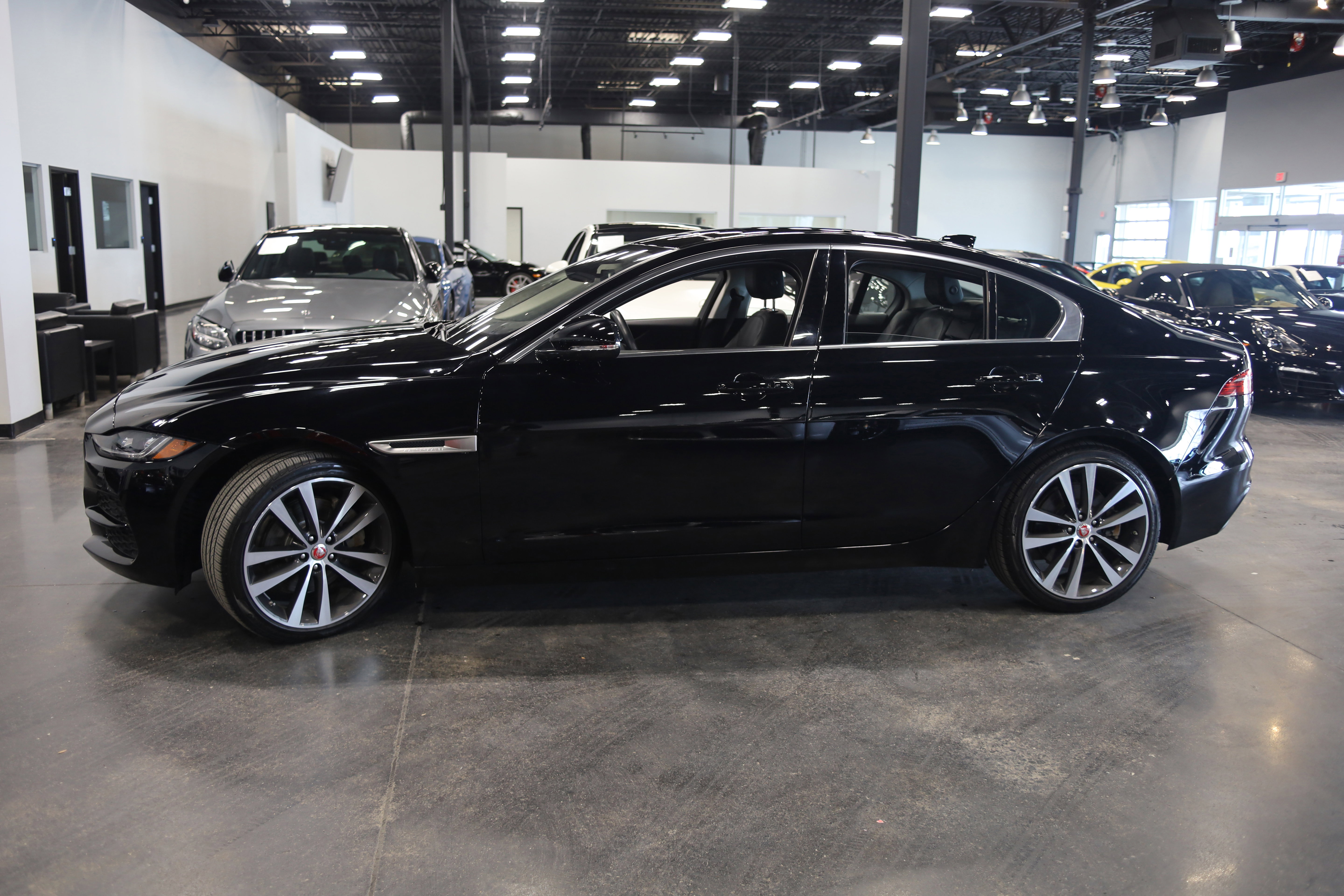 Used 2020 Jaguar XE S image 9