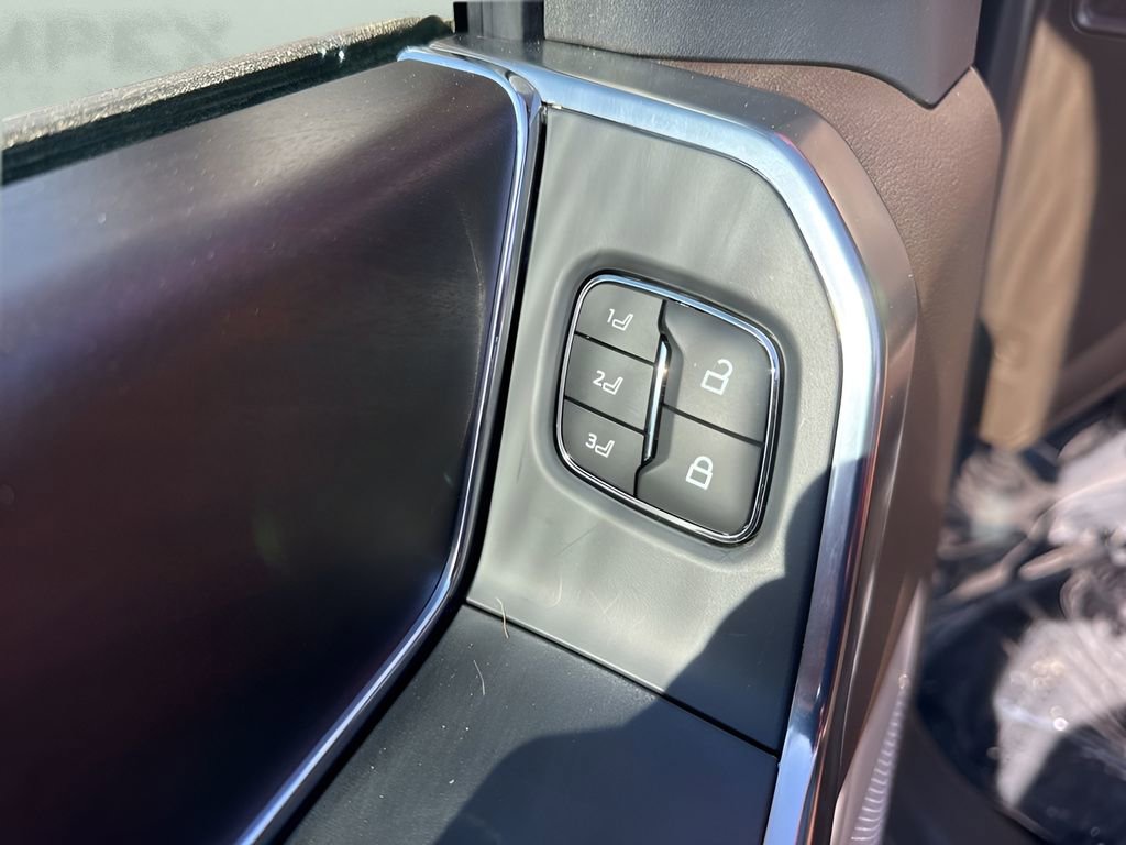 Used 2025 Ford F150 King Ranch w/ FX4 Off-Road Package image 11