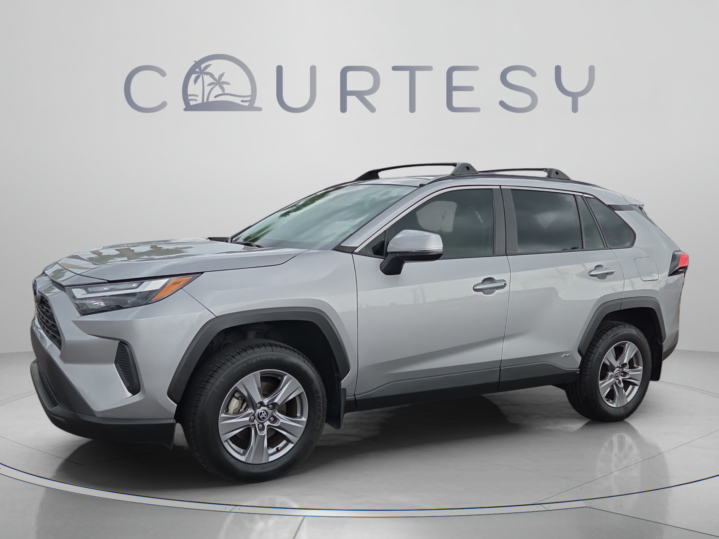 Used 2022 Toyota RAV4 XLE w/ Convenience Package AWD/4WD image 1