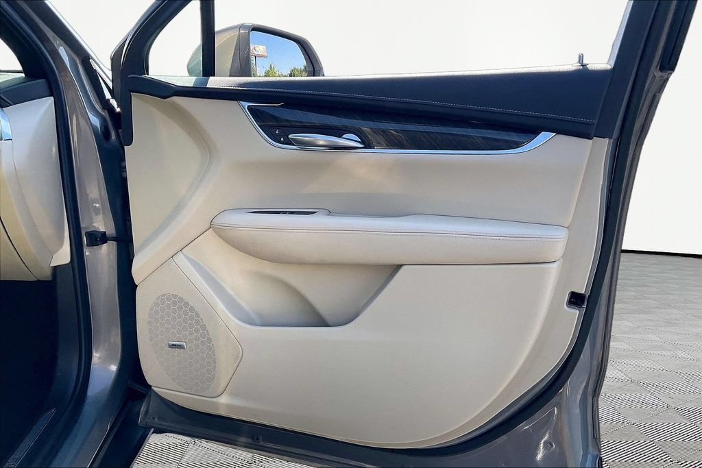 Used 2019 Cadillac XT5 AWD image 30